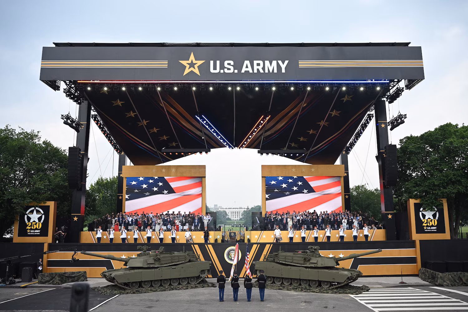 tanks-stand-gty-jt-250614_1749943124210_hpMain